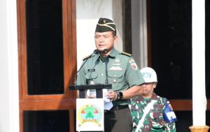 Read more about the article Ingatkan Bijak Bermedsos, Pangdam Rudy Singgung Pentingnya Jaga Stabilitas Keamanan
