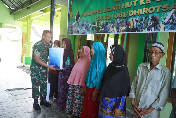 You are currently viewing Kodim 0803/Madiun Gelar Karya Bhakti dan Bansos di Masjid Kebonagung