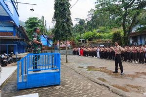 Read more about the article Danramil 0806-07/Watulimo Sosialisasi Rekrutmen TNI AD 2025 ke Pelajar SMKN 1 Watulimo