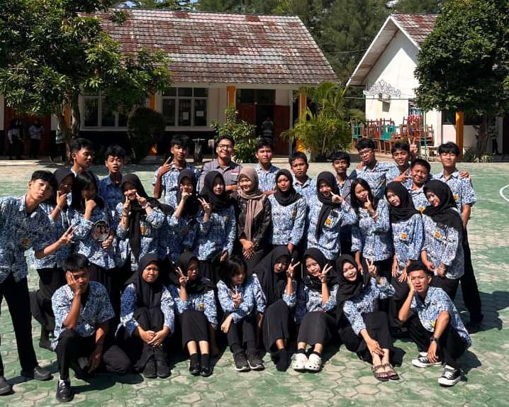 You are currently viewing Dua Mahasiswa PTI IIB Darmajaya Bagikan Ilmunya di SMKN 1 Bandar Lampung