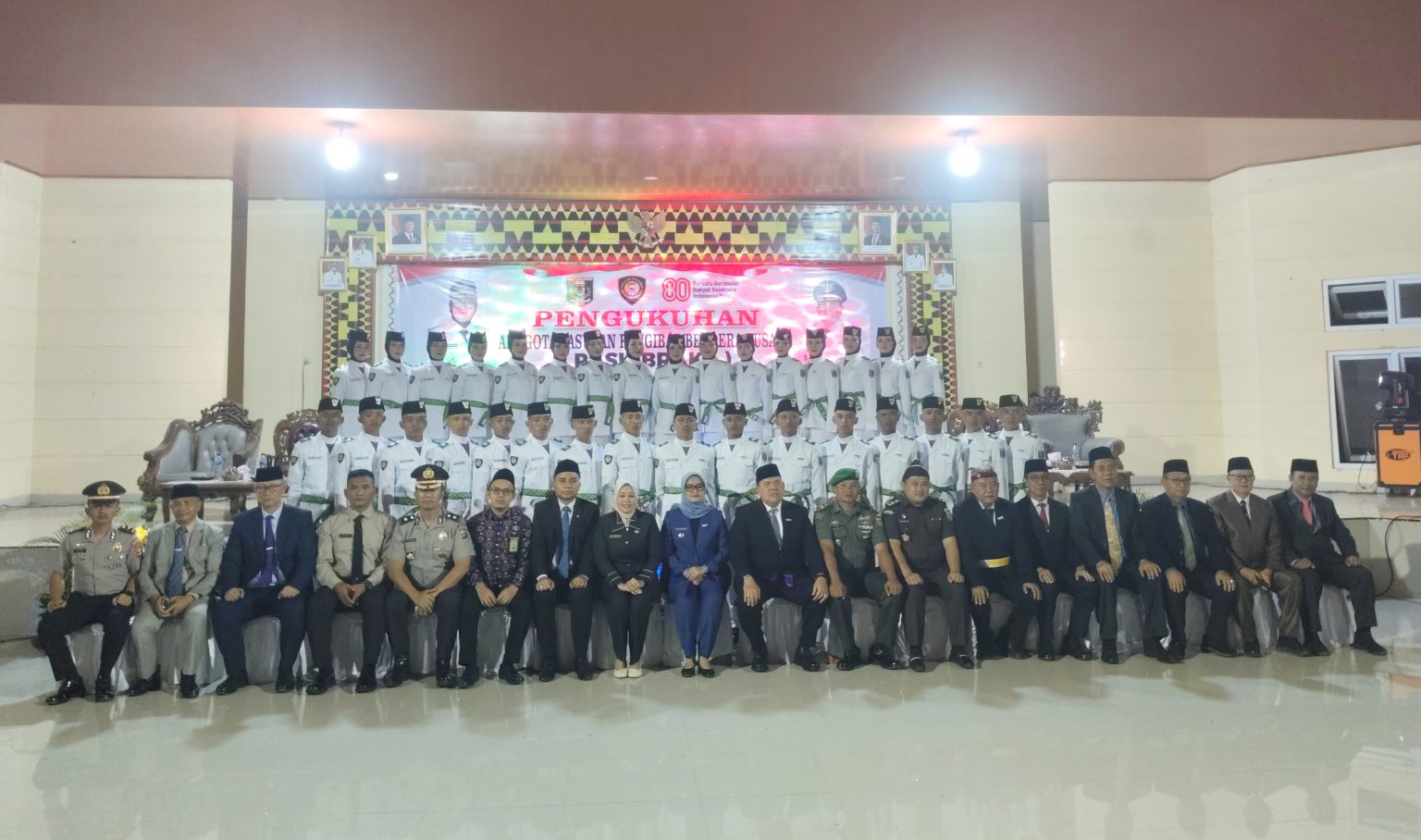 Read more about the article Bupati Ela Kukuhkan 32 Anggota Paskibraka Lampung Timur