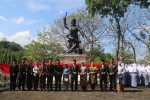 Read more about the article Dandim 0803/Madiun Hadiri Upacara Hari Kesaktian Pancasila di Monumen Kresek