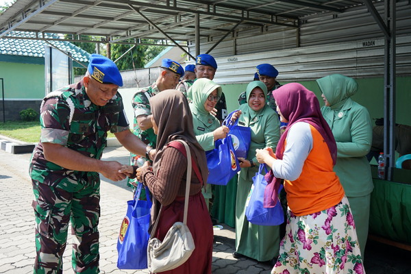 You are currently viewing TNI Hadir dan Peduli: Denpom V/1 Madiun Tebar Kepedulian Lewat Bansos