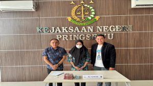 Read more about the article Penyidik Kejari Pringsewu Terima Titipan Pengembalian Kerugian Keuangan Negara