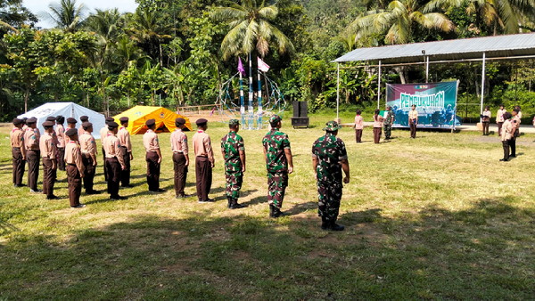 You are currently viewing TNI Kukuhkan Saka Wira Kartika di Trenggalek, Siapkan Generasi Muda Cinta Tanah Air dan Berkarakter