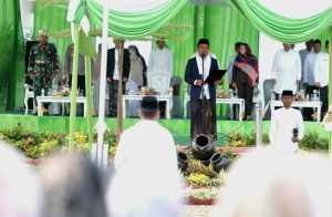 Read more about the article Bupati Pringsewu Pimpin Upacara Hari Santri Nasional 2025