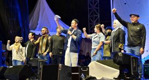 Read more about the article Lampung Selatan Menyala! Ribuan Warga Ramaikan Opening Lamsel Fest 2025 – Bupati Egi: Ini Celebration of Culture!