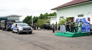 Read more about the article Danrem 043/Gatam Lepas Bantuan  untuk Bencana Sumatra