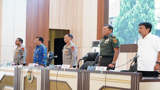 You are currently viewing Pangdam XXI/Radin Inten Hadiri Rakor Pengamanan Nataru