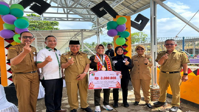 Read more about the article Sevi Nurul Aini Peraih Medali Perunggu SEA Games Terima Tali Asih dari Bupati Tanggamus