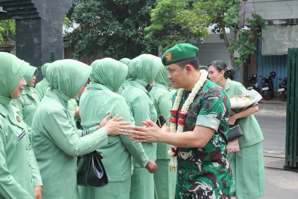 Read more about the article Penuh Haru dan Kebanggaan, Tradisi Penyambutan dan Pelepasan Dandim Tulungagung Berlangsung Khidmat