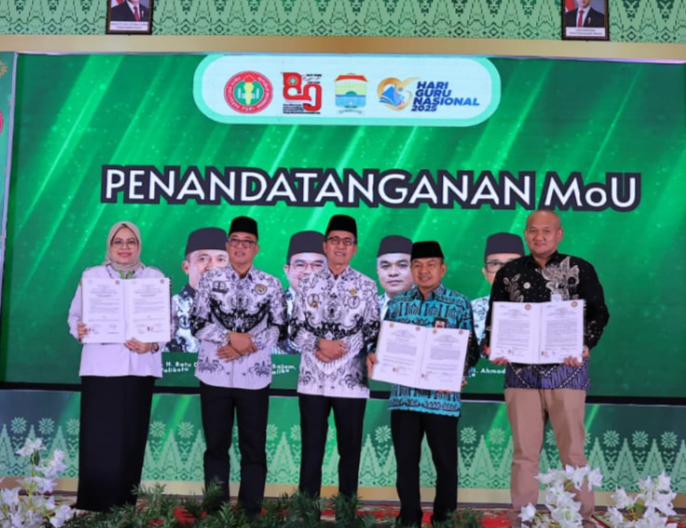 You are currently viewing HUT PGRI ke-80 dan Hari Guru Nasional 2025: Palembang Apresiasi Guru dan Solidaritas Sosial