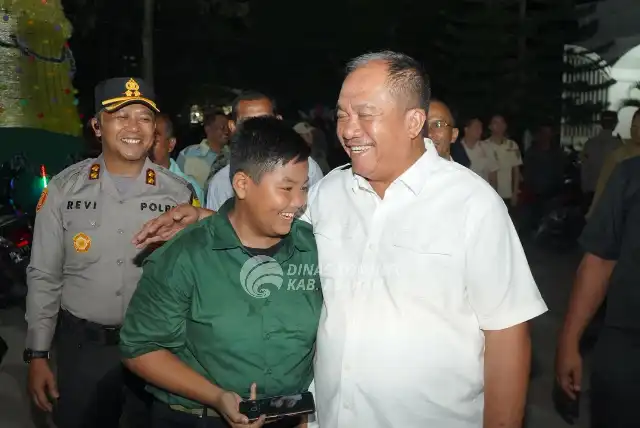 Read more about the article Bupati Asahan Tinjau Perayaan Malam Natal 2025 di Sejumlah Gereja Kisaran