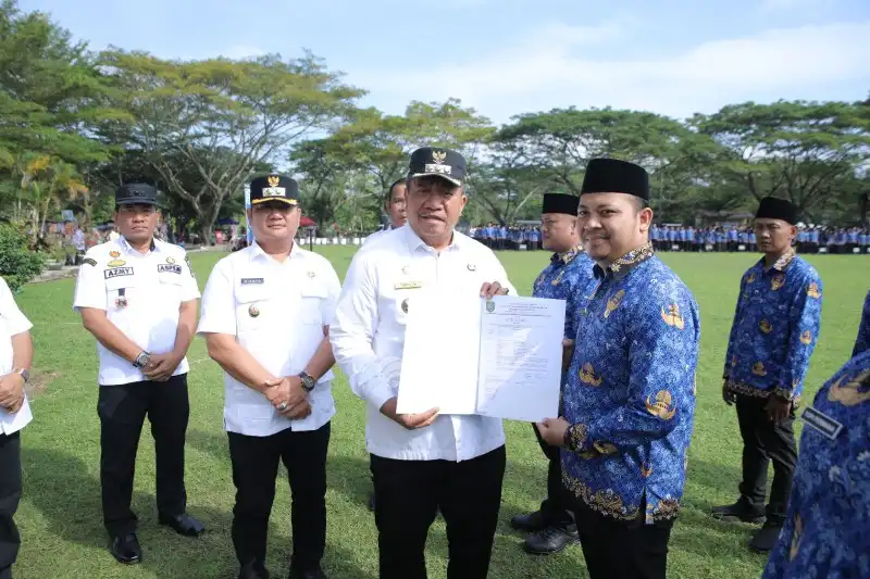 Read more about the article Pemkab Asahan Serahkan Petikan SK Pengangkatan 2.514 PPPK Paruh Waktu