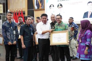 Read more about the article Penghargaan Inovasi Dukcapil, Gubernur Sumsel Tegaskan Pentingnya Komitmen Pelayanan Publik