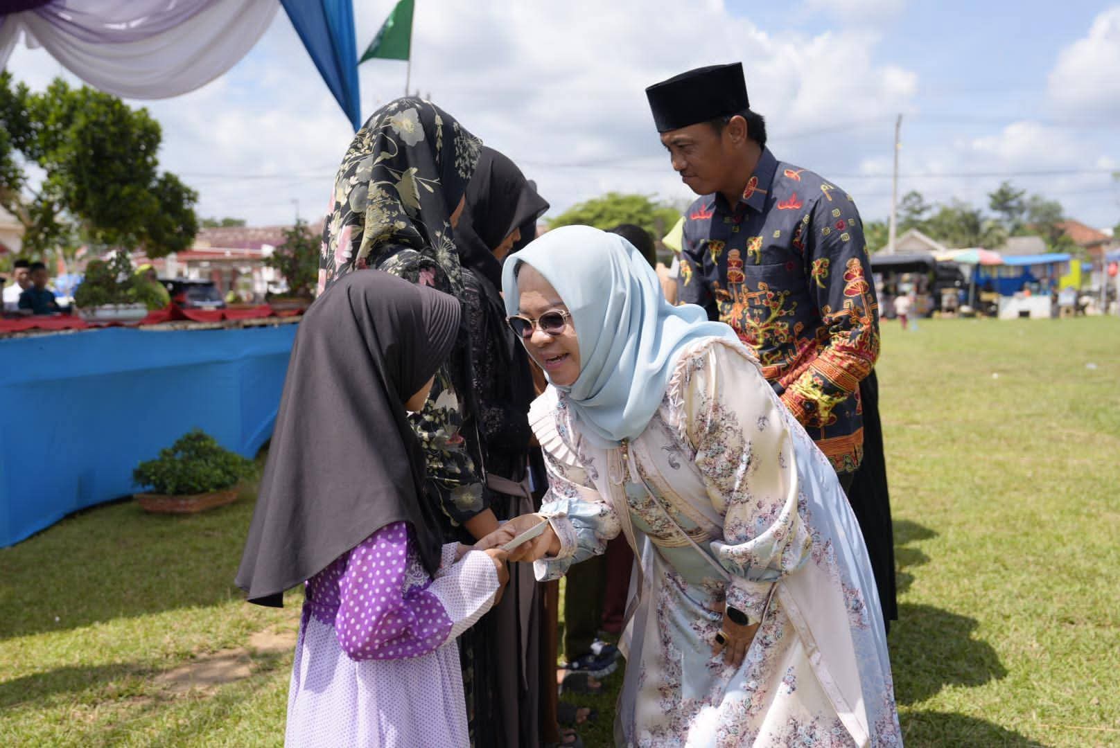 Read more about the article Pengajian Triwulan Muslimat NU Mesuji Timur Dihadiri Bupati Elfianah