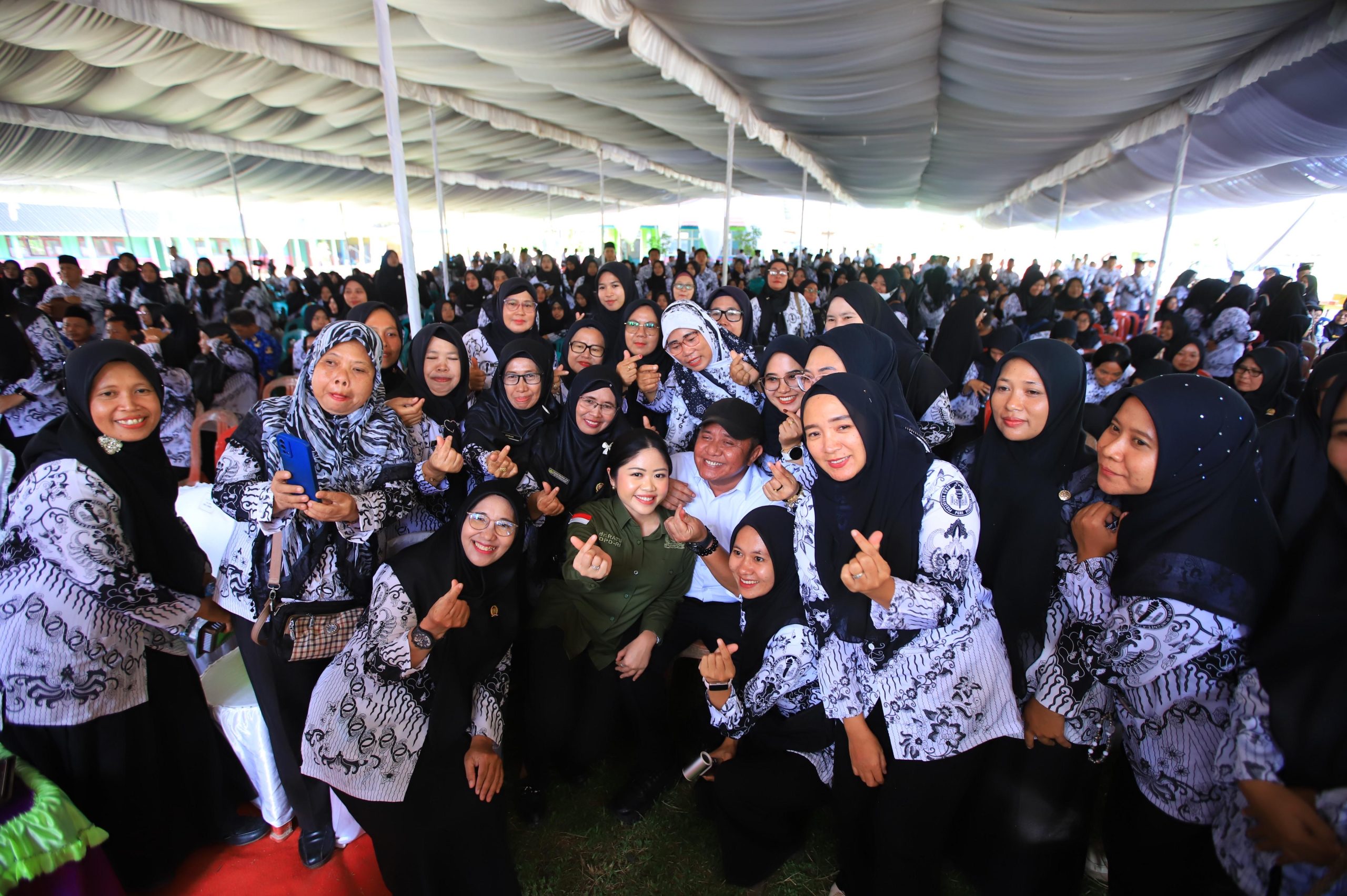 Read more about the article Gubernur Sumsel Tekankan Peran Guru dalam Menyongsong Bonus Demografi