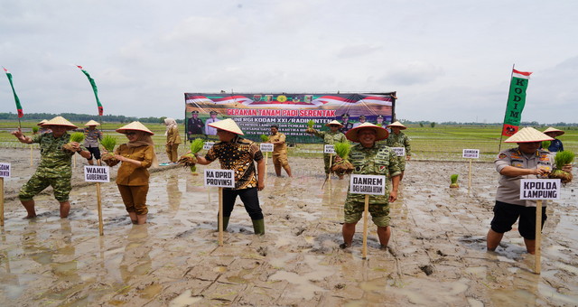 Read more about the article 𝗗𝗮𝗻𝗿𝗲𝗺 𝟬𝟰𝟯/𝗚𝗮𝘁𝗮𝗺: 𝗞𝗮𝗺𝗶 𝗦𝗶𝗮𝗽 𝗗𝘂𝗸𝘂𝗻𝗴 𝗱𝗮𝗻 𝗗𝗮𝗺𝗽𝗶𝗻𝗴𝗶 𝗦𝗲𝗹𝘂𝗿𝘂𝗵 𝗣𝗿𝗼𝗴𝗿𝗮𝗺 𝗞𝗲𝘁𝗮𝗵𝗮𝗻𝗮𝗻 𝗣𝗮𝗻𝗴𝗮𝗻