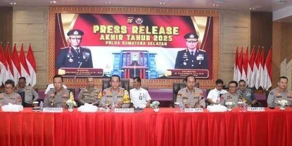 Read more about the article Rilis Akhir Tahun 2025, Kapolda Sumsel Paparkan Penurunan Kriminalitas dan Penguatan Kinerja Kepolisian