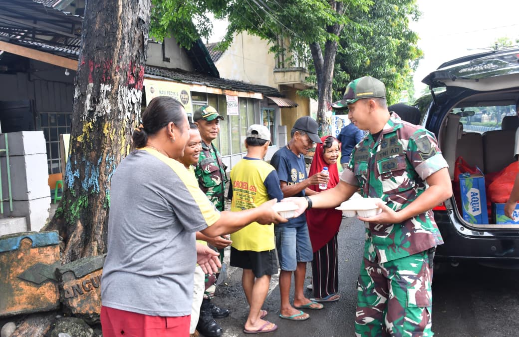 Read more about the article Kodim 0802/Ponorogo Kembali Gelar Baksos Jumat Berkah, Sasar Warga Kurang Mampu