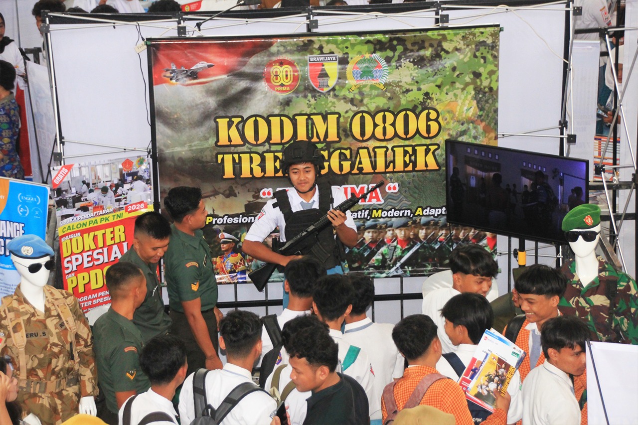 Read more about the article Kodim 0806/Trenggalek Dukung Pendidikan, Hadirkan Stand Edukasi di Education Fair 2026