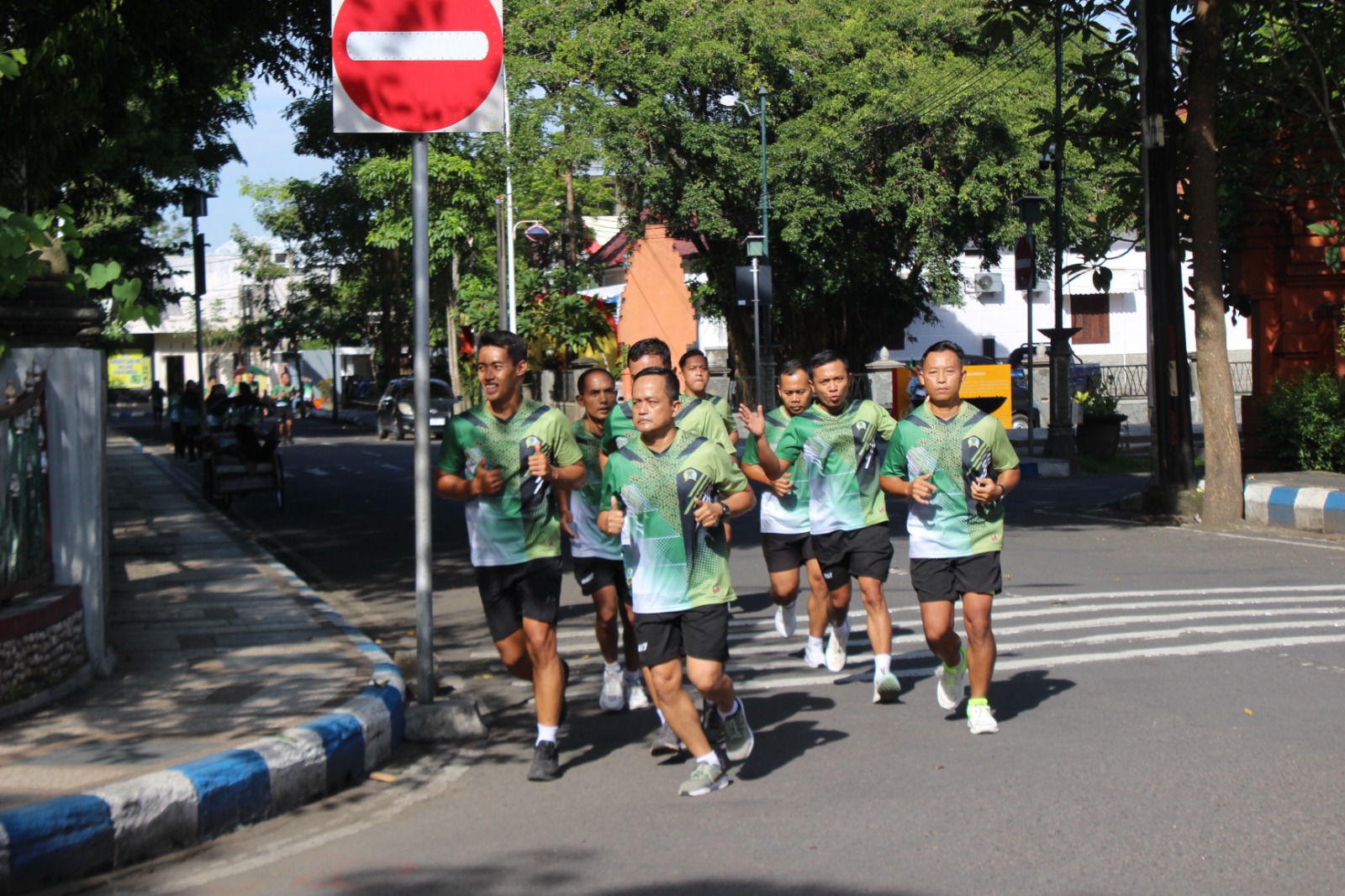 You are currently viewing Jaga Kebugaran dan Soliditas, Kodim 0807/Tulungagung Gelar Olahraga Bersama