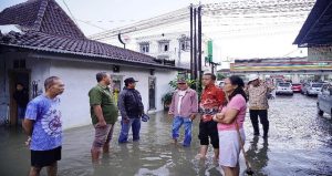 Read more about the article Bupati Tinjau Lokasi Banjir