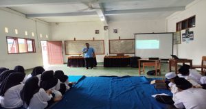 Read more about the article Gandeng JMSI Pringsewu, Siswa SMP dan SMKS Nurul Huda Almua’lim Belajar Jurnalistik