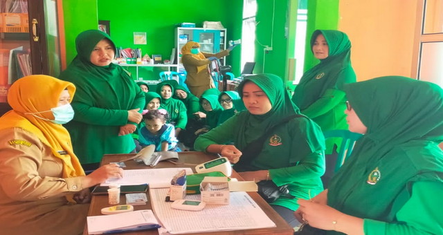 You are currently viewing Persit Koramil Kepohbaru Bojonegoro Gelar Cek Kesehatan Gratis