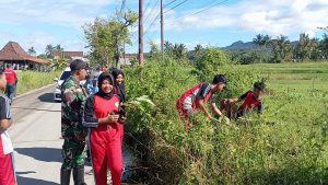 Read more about the article Hijaukan Lingkungan,  Kodim Ponorogo Lakukan Tanam Anakan Bibit Pohon