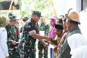 Read more about the article Tuntas 100 Persen, Danrem Apresiasi Sinergi TMMD ke-127 Blitar