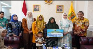 Read more about the article Pemprov Lampung Berikan Santunan bagi Keluarga Korban Terra Drone