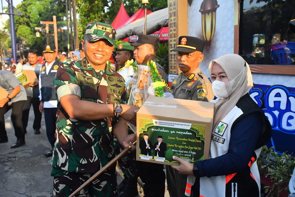 You are currently viewing Dandim 0803/Madiun bersama Forkopimda Tinjau Pos Pengamanan Lebaran