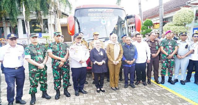 You are currently viewing Irdam XXI/Radin Inten Hadiri Pelepasan Mudik Gratis