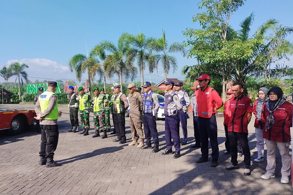 Read more about the article TNI Perkuat Pengamanan Arus Mudik Lebaran 2026 di Trenggalek, Ratusan Prajurit Siaga di Titik Strategis