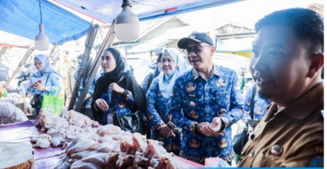 You are currently viewing Turun ke Pasar Jati Agung, Wabup Syaiful Pastikan Stok Aman dan Harga Stabil