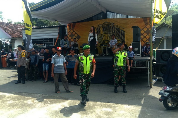 Read more about the article TNI-Polri Kawal Meriahnya Pawai Gebyar Ketupat 1447 H di Trenggalek