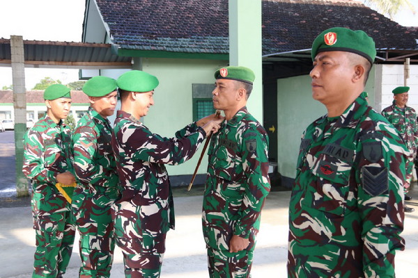 You are currently viewing Kenaikan Pangkat di Kodim 0806/Trenggalek Jadi Momentum Penghargaan atas Pengabdian Prajurit