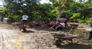 Read more about the article Hujan Deras Picu Banjir dan Longsor di Desa Talang Beringin, Akses Jalan Sempat Tertutup