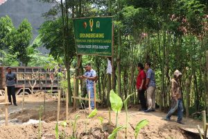 Read more about the article Pastikan Pembangunan Sesuai Standar, Dandim Tulungagung Tinjau Jembatan Perintis Garuda