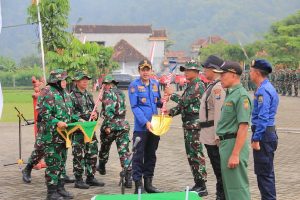 Read more about the article TMMD Ke-128 Kodim 0806/Trenggalek Resmi Dibuka, Wabup: Tingkatkan Akselerasi Pembangunan di Daerah