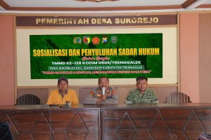 Read more about the article Gandeng Polri, Satgas TMMD Ke-128 Polri Sosialisasi Sadar Hukum