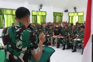 Read more about the article Jam Komandan, Dandim Tulungagung Dorong Prajurit Bijak Kelola Keuangan dan Jaga Kesehatan