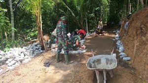 Read more about the article Satgas TMMD Kebut Pasang Paving