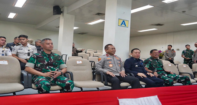 You are currently viewing Kasrem 043/Gatam Hadiri Rapurna DPRD Provinsi Lampung