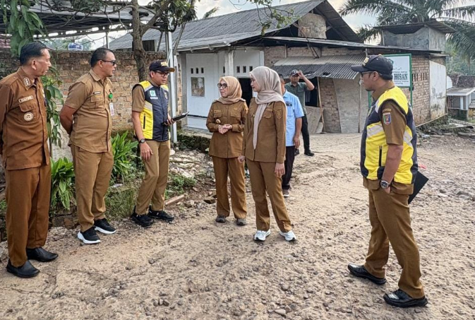 You are currently viewing Bupati Ayu Apresiasi Dukungan Pemprov Lampung Dalam Pembangunan Infrastruktur Jalan Di Way Kanan
