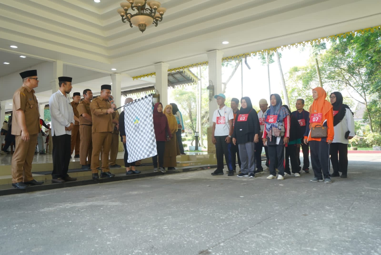 You are currently viewing 247 Calon Haji Asahan Ikuti Tes Kebugaran, Antisipasi Cuaca Ekstrem di Tanah Suci