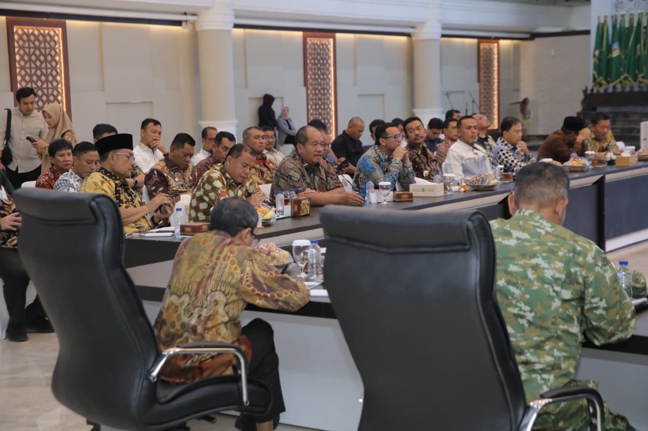 You are currently viewing Bupati Asahan Hadiri Sosialisasi Pencabutan Perizinan Berusaha Pemanfaatan Hutan (PBPH)