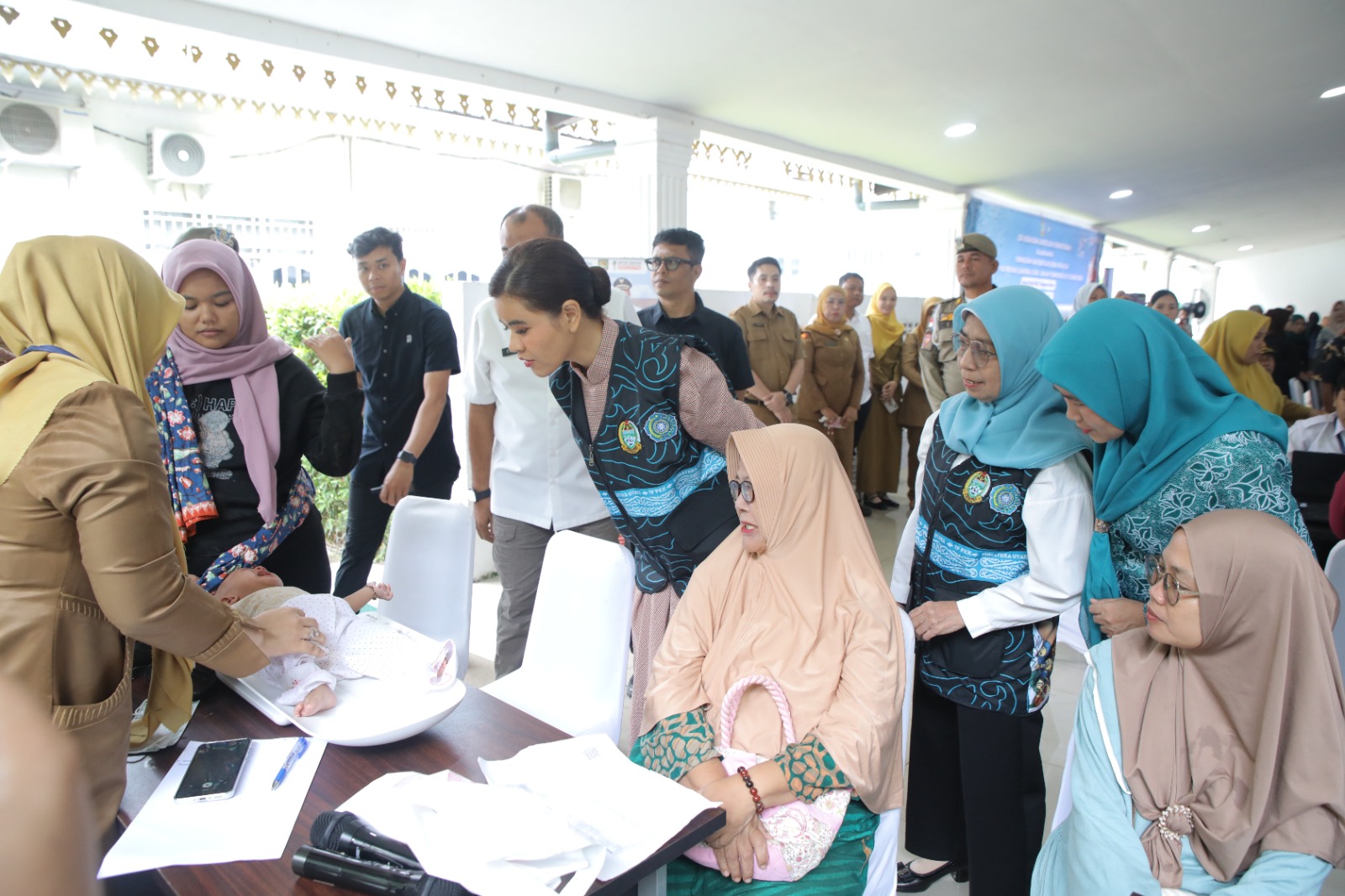 You are currently viewing PKK Sumut Gelar Bakti Sosial HKG ke-54 di Asahan, Wujud Nyata Penguatan Layanan Kesehatan Masyarakat