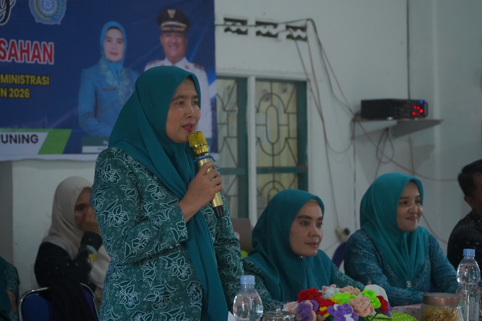 You are currently viewing Ketua TP PKK Asahan Perkuat Administrasi Desa Rahuning Jelang Lomba Tertib PKK